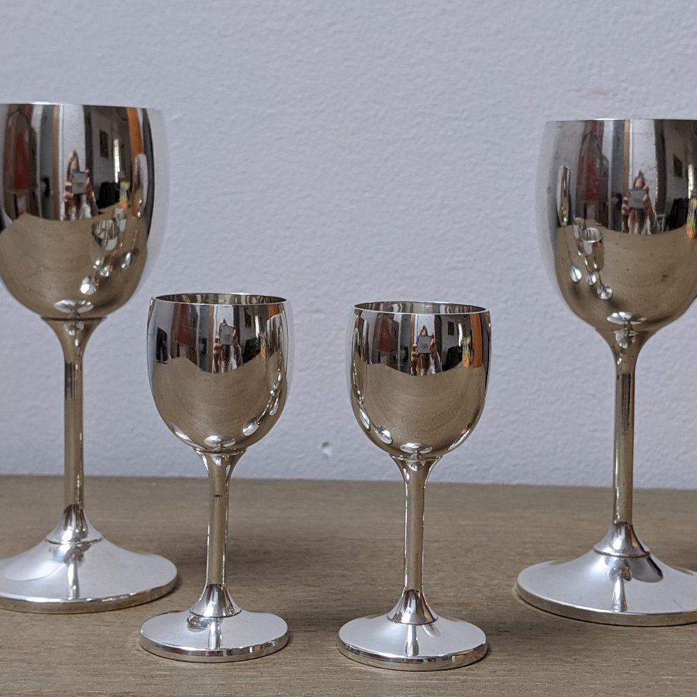 Set of 4 Vintage Wine and Cordial Glasses